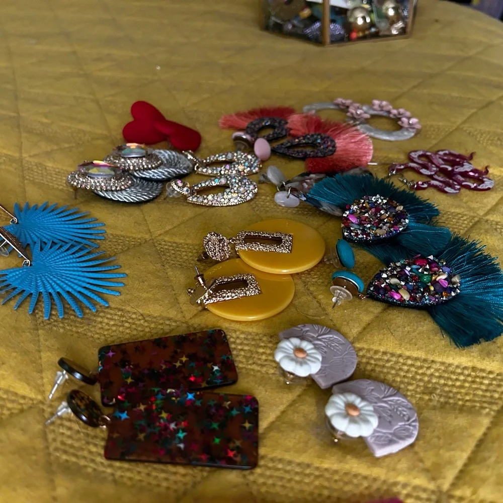 Earring bundle - Picture 4 of 4